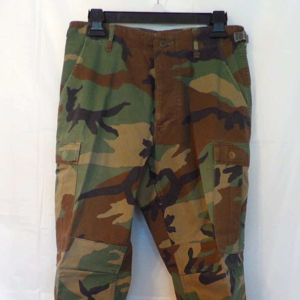 Womans Super cute fashion camo pants. Size Med.